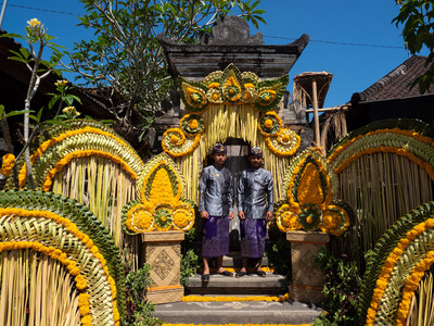 Geschmückter Eingang für Zeremonie, Bali