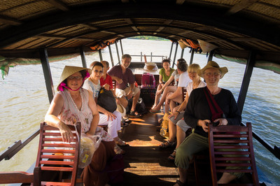 Bootsfahrt mit Reisegruppe im Mekongdelta