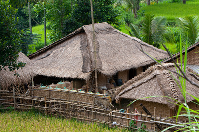 Hütten im Sasak Dorf, Lombok