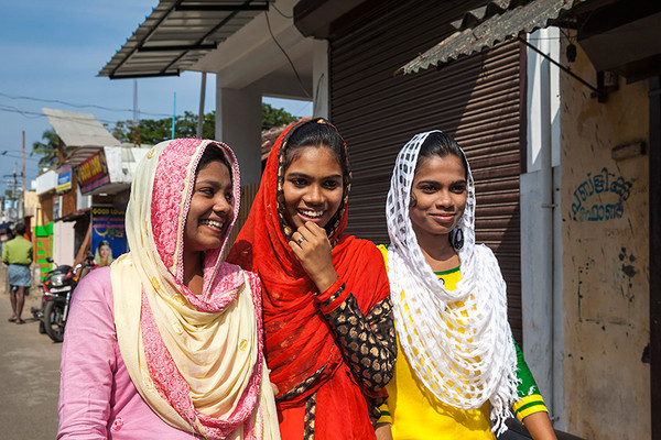 Indien Reise (Südindien)  Junge Frauen in Cochin